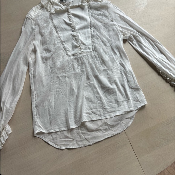Zara White Ruffled Blouse - Picture 1 of 3